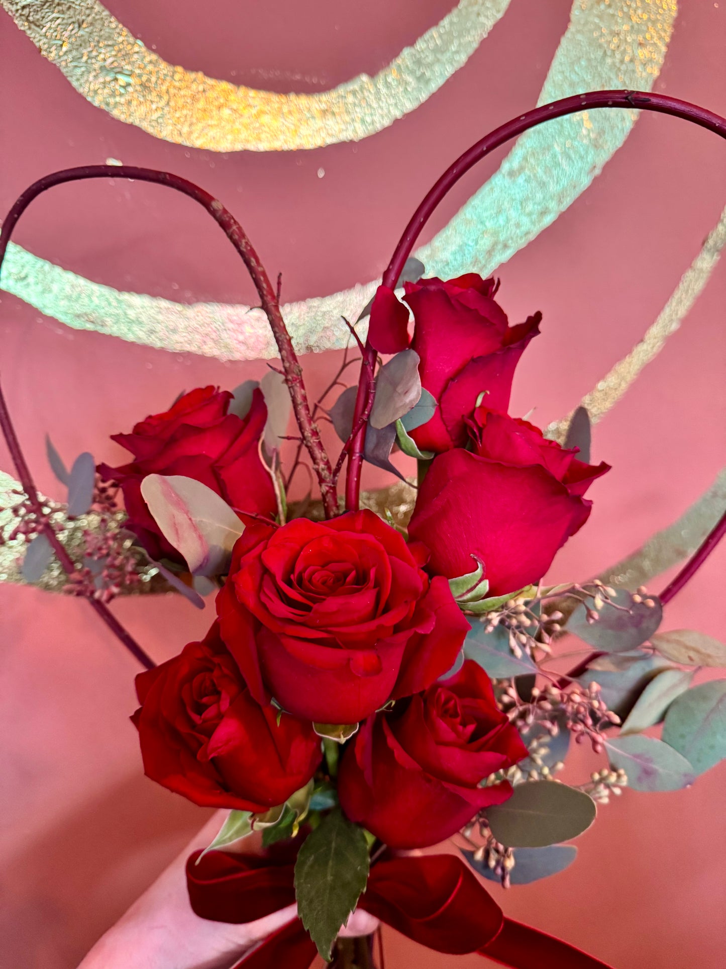 Fresh Valentines Heart - 6 Roses