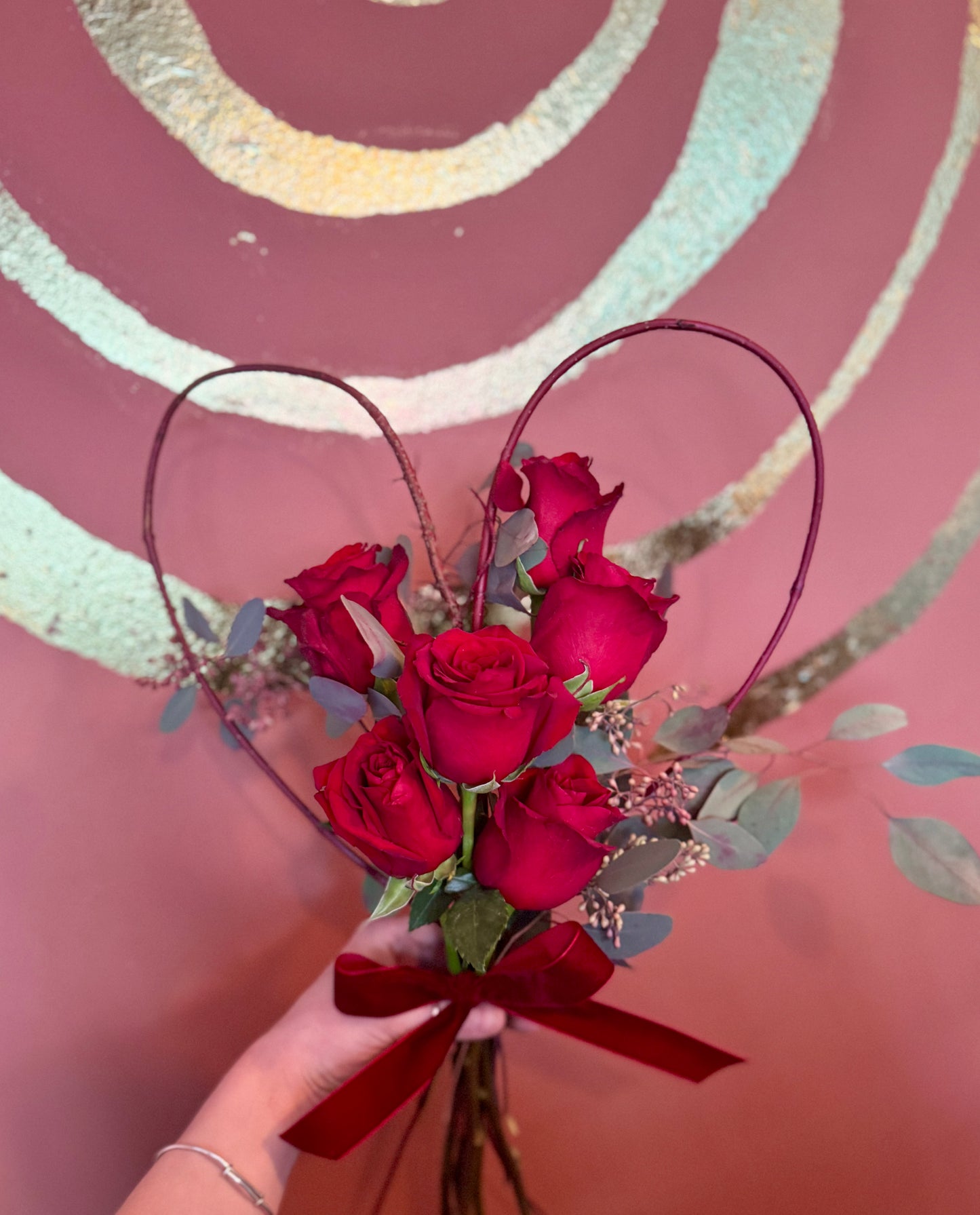 Fresh Valentines Heart - 6 Roses