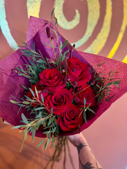 Fresh Valentines Bouquet - 6 Roses